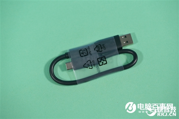 速度達1GB/s!英睿達X8移動SSD 2TB圖賞:4寸手機大小