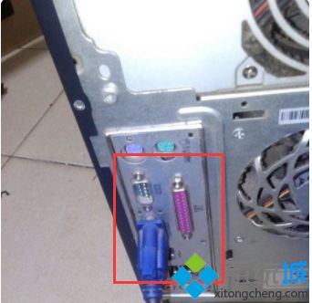 電腦主機與顯示器連接示意圖 電腦顯示器安裝步驟圖