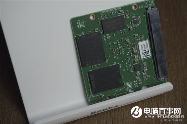 SATA固態(tài)的“超大杯”！浦科特M8VC Plus 1TB SSD上手
