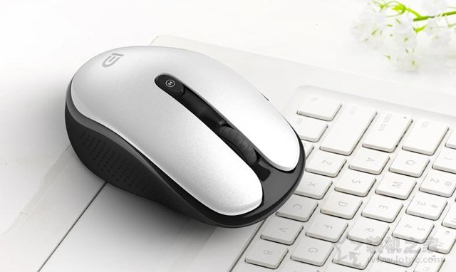 無線鼠標(biāo)怎么用？臺式機(jī)和筆記本使用無線鼠標(biāo)的連接方法