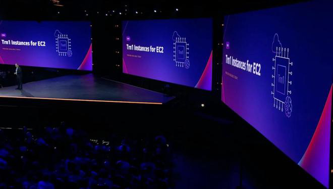 亞馬遜 AWS 推出兩款新定制芯片，與英特爾、英偉達展開競爭