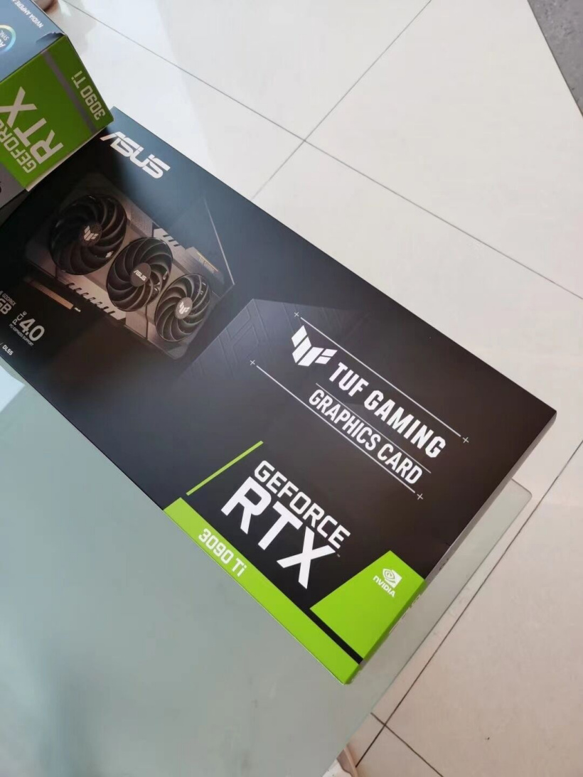 英偉達(dá) RTX 3090 Ti 顯卡包裝曝光,1 月 CES 發(fā)布