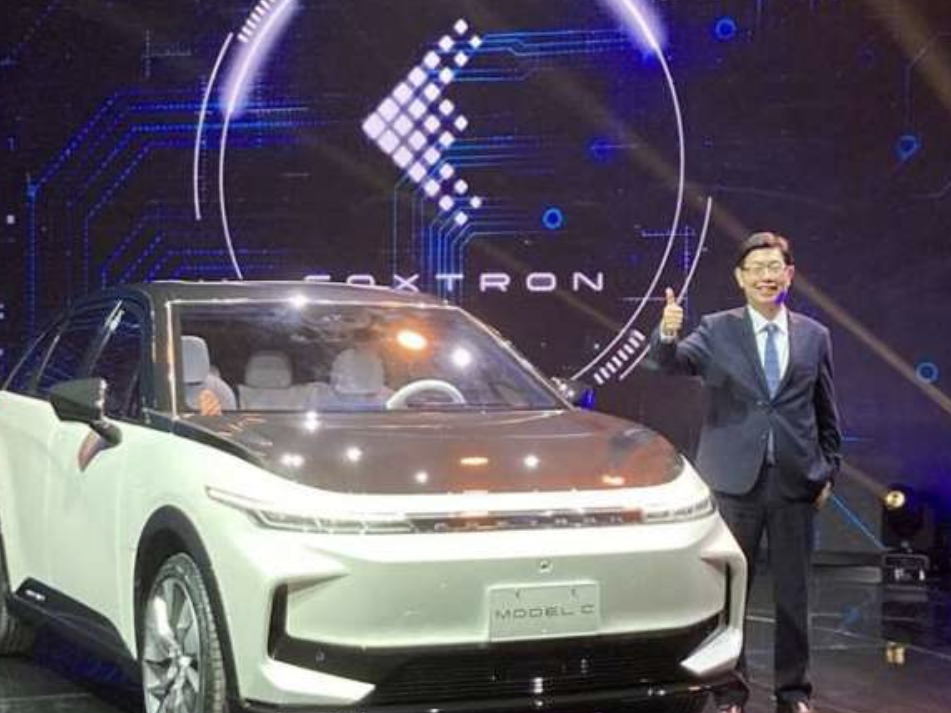 鴻海:今年將推出兩款電動汽車,零部件短缺狀況正在緩解