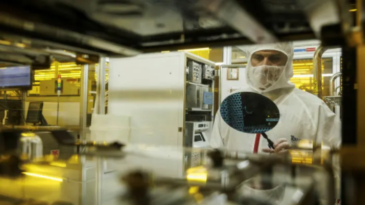 阿斯麥 CEO：芯片制造商在未來兩年內將面臨關鍵設備短缺