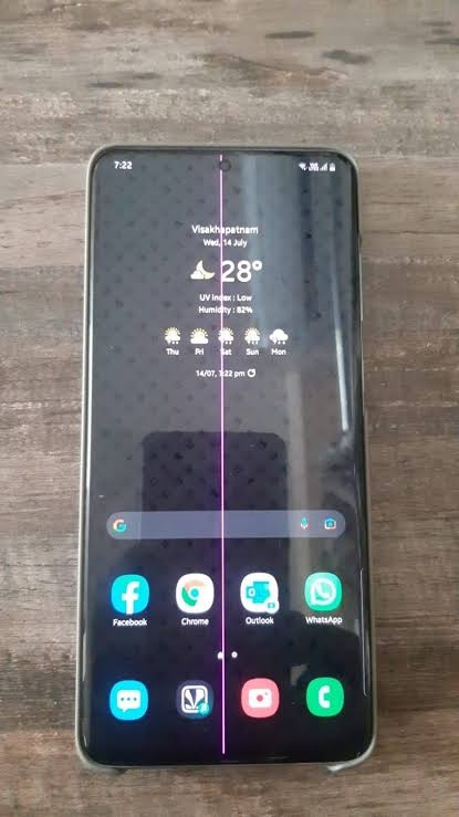 三星Galaxy S20被曝屏幕又出問題：出現紫色或綠色線條