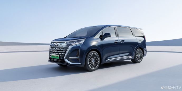 DM、EV 雙動力模式,比亞迪旗下騰勢首款高端 MPV 正式定名“D9”